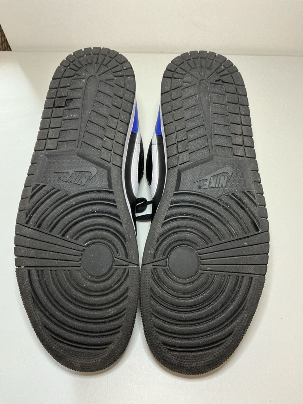 Nike Air Jordan 1 Low - Picture 5 of 6